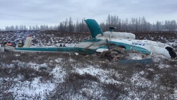 Обломки вертолета Ми-8 авиакомпании Скол, совершивший жесткую посадку в окрестностях поселка Уренгой - Sputnik Кыргызстан
