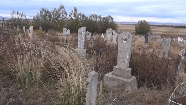 Женщину-баптистку в Ак-Суу похоронили вдали от мусульманского кладбища - Sputnik Кыргызстан