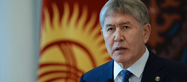 Архивное фото президента КР Алмазбека Атамбаева - Sputnik Кыргызстан