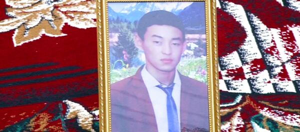 14-летний парень из Сузака, который покончил собой из-за подозрения кражи денег 14-летний парень из Сузака, который покончил собой из-за подозрения кражи денег - Sputnik Кыргызстан