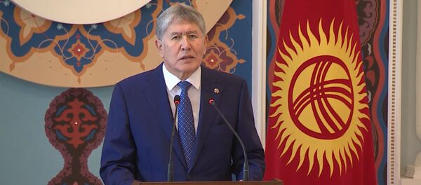 Атамбаев: поправки в Конституцию создадут рай для бизнеса - Sputnik Кыргызстан