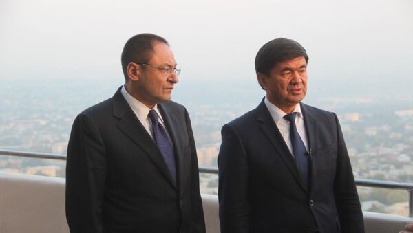 Вице-премьер-министр Узбекистана Адхам Икрамов надеется, что в следующем году будут решены многие спорные вопросы между КР и РУз - Sputnik Кыргызстан