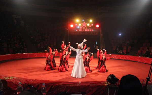 Представительница МЧС КР Элия Алканова на конкурсе Мисс в погонах — 2016 в здании Кыргызского государственного цирка в Бишкеке - Sputnik Кыргызстан