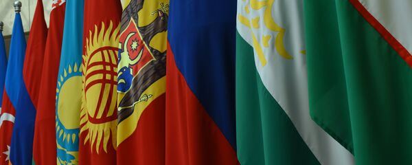 Флаги стран участниц СНГ. Архивное фото Флаги стран участниц СНГ. Архивное фото - Sputnik Кыргызстан