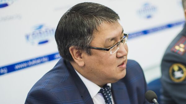 Директор первого политического департамента МИД КР Айбек Молдогазиев на пресс-конференции - Sputnik Кыргызстан