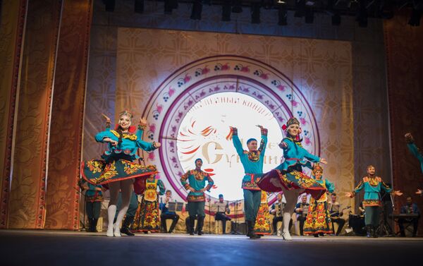 В столице дали большой концерт в честь предстоящего Дня народного единства России, отмечаемого 4 ноября - Sputnik Кыргызстан