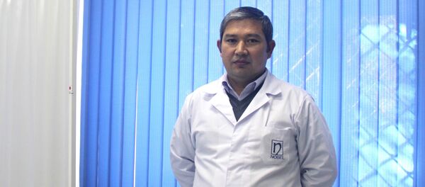 Жогорку даражадагы уролог-андролог Нурлан Эгетаев Жогорку даражадагы уролог-андролог Нурлан Эгетаев - Sputnik Кыргызстан