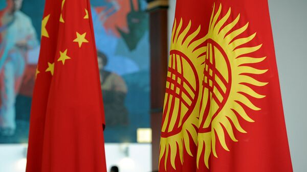 Флаги Кыргызстана и Китая. Архивное фото  - Sputnik Кыргызстан