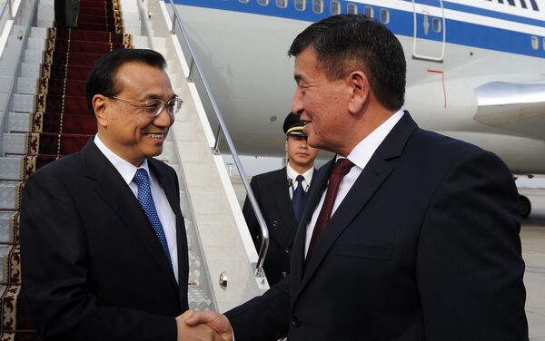 В Кыргызстан с официальным визитом прибыл премьер Государственного совета Китая Ли Кэцян - Sputnik Кыргызстан