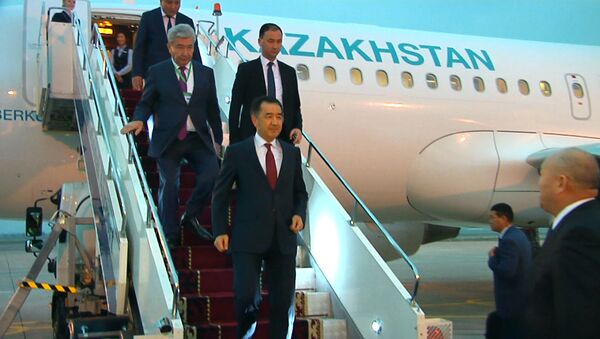 В Кыргызстан прибыл премьер Казахстана Сагинтаев - Sputnik Кыргызстан