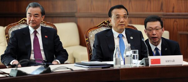 Премьер Госсовета КНР Ли Кэцян на заседании Совета глав правительств стран ШОС в узком составе - Sputnik Кыргызстан