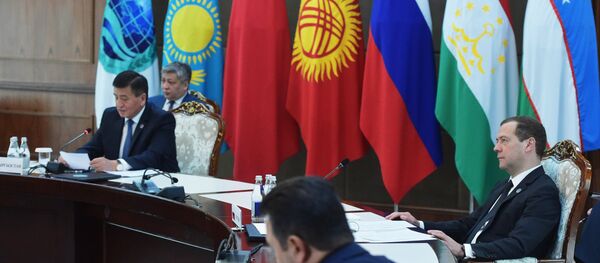 Официальный визит премьер-министра РФ Д. Медведева в Киргизию - Sputnik Кыргызстан