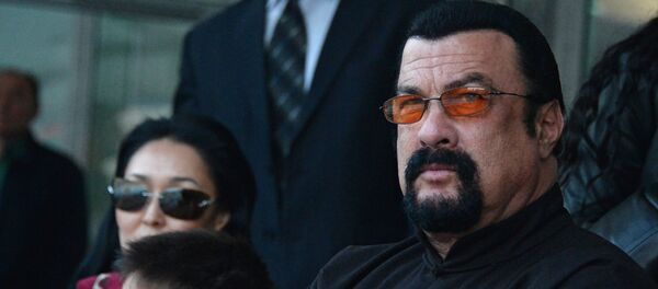 Америкалык актер жана продюсер Стивен Сигалдын архивдик сүрөтү - Sputnik Кыргызстан