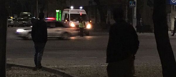 Автомобильный кортеж на пересечении улицы Киевской и проспекта Манаса в столице Автомобильный кортеж на пересечении улицы Киевской и проспекта Манаса в столице - Sputnik Кыргызстан