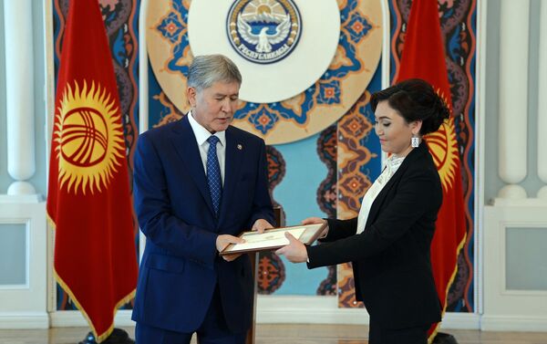 Глава государства отметил, что для него важна каждая встреча с представителями прессы - Sputnik Кыргызстан