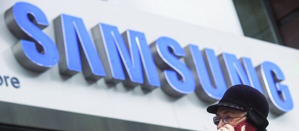 Фирменный магазин Samsung на Тверской улице в Москве Фирменный магазин Samsung на Тверской улице в Москве - Sputnik Кыргызстан