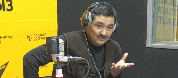 Актер жана режиссер Аскат Сулайманов маек учурунда - Sputnik Кыргызстан