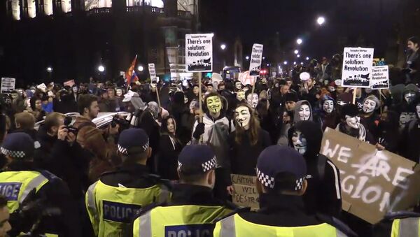 Сторонники хакерского движения Anonymous прошли маршем по центру Лондона - Sputnik Кыргызстан