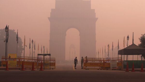 Сильный смог в Нью-Дели, Индия - Sputnik Кыргызстан