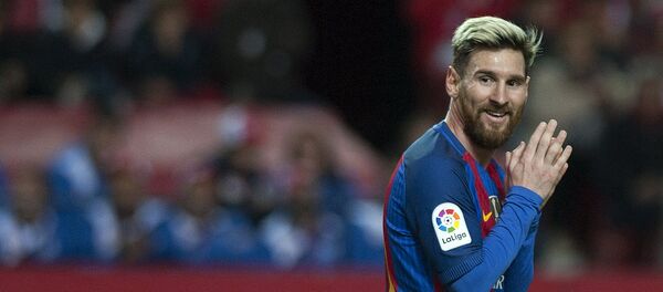 Аргентинский нападающий Барселоны Лионель Месси Аргентинский нападающий Барселоны Лионель Месси - Sputnik Кыргызстан