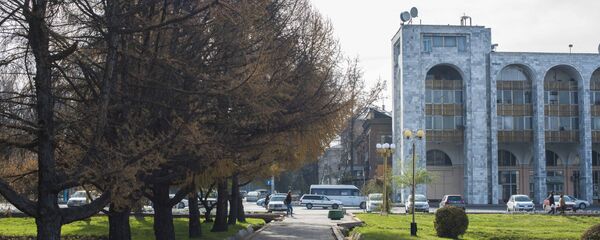 Автомобили на проспекте Чуй в Бишкеке. Архивное фото - Sputnik Кыргызстан