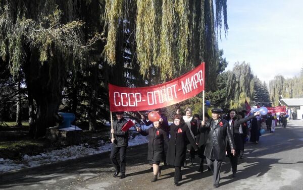 По словам представителя организатора Медера Тилекматова, парад проводится в санатории уже пятый год подряд - Sputnik Кыргызстан