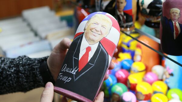 Матрешка с изображением кандидата в президенты США Дональда Трампа в сувенирном магазине. - Sputnik Кыргызстан