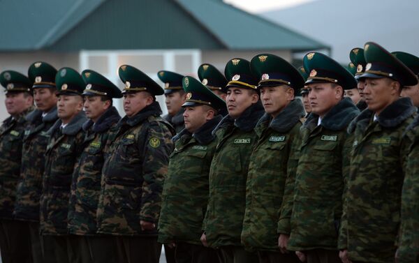 В своем выступлении Атамбаев отметил, что гордится пограничниками - Sputnik Кыргызстан