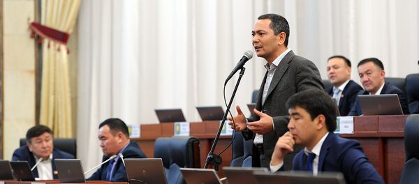 Лидер парламентской фракции Республика — Ата-Журт Омурбек Бабанов - Sputnik Кыргызстан