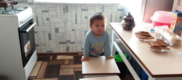 Помощь семье 3-летнего мальчика Исхак - Sputnik Кыргызстан