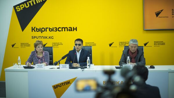 Пресс-конференция по вопросу запрета продажи алкоголя после 22.00 в мультимедийном пресс-центре Sputnik Кыргызстан - Sputnik Кыргызстан