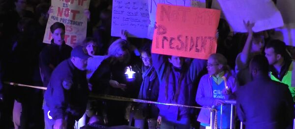 Не мой президент - акции против победы Трампа на выборах прошли в США - Sputnik Кыргызстан