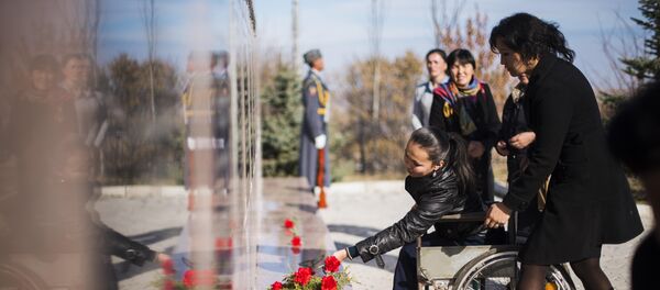 Пеший марш людей с ОВЗ в Воронцовке - Sputnik Кыргызстан