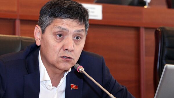 Член Центральной комиссии по выборам и проведению референдумов Назарали Арипов. Архивное фото - Sputnik Кыргызстан