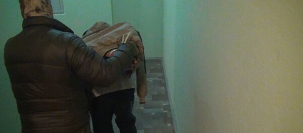 ФСБ задержала подозреваемых в подготовке терактов в Москве и Петербурге ФСБ задержала подозреваемых в подготовке терактов в Москве и Петербурге - Sputnik Кыргызстан