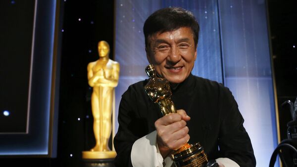 Знаменитый актер Джеки Чан стал лауреатом почетной премии Оскар - Sputnik Кыргызстан