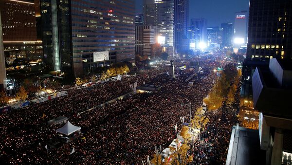 Митинг против президента страны Пак Кын Хе в Сеуле - Sputnik Кыргызстан