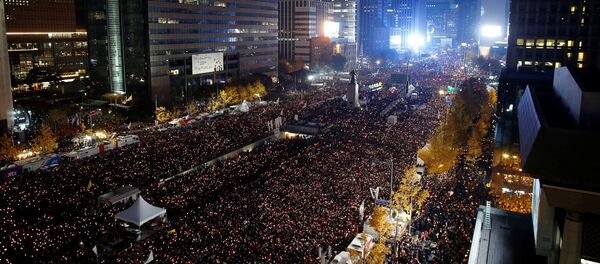 Митинг против президента страны Пак Кын Хе в Сеуле - Sputnik Кыргызстан