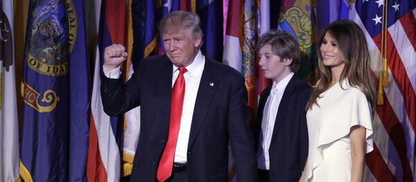 АКШга президент болуп шайланган Дональд Трамп үй бүлөсү менен. - Sputnik Кыргызстан