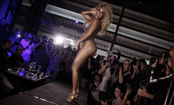 Итоги бразильского конкурса Мисс Бум-Бум-2016 - Sputnik Кыргызстан