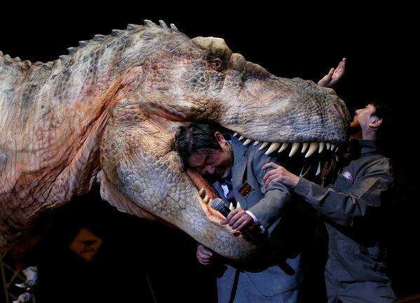 Япониялык 'On-Art' корпорациясы сегиз метрлик TRX03 робот-динозаврды элге көрсөттү - Sputnik Кыргызстан