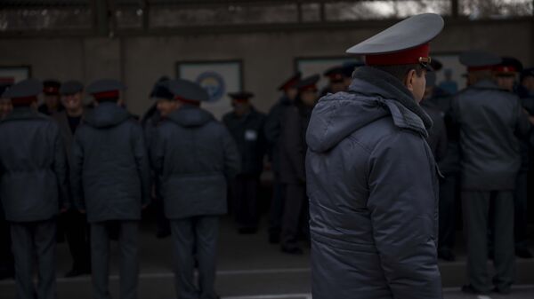 Сотрудник милиции. Архивное фото - Sputnik Кыргызстан