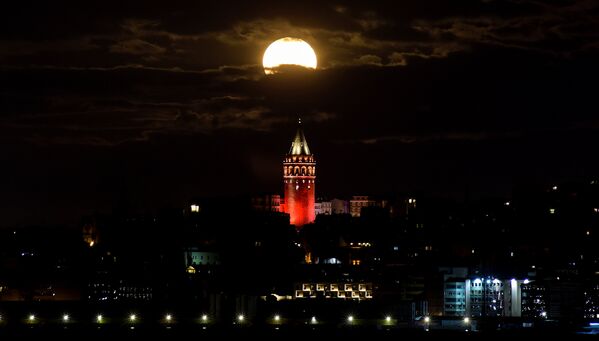 Суперлуние в Стамбуле - Sputnik Кыргызстан