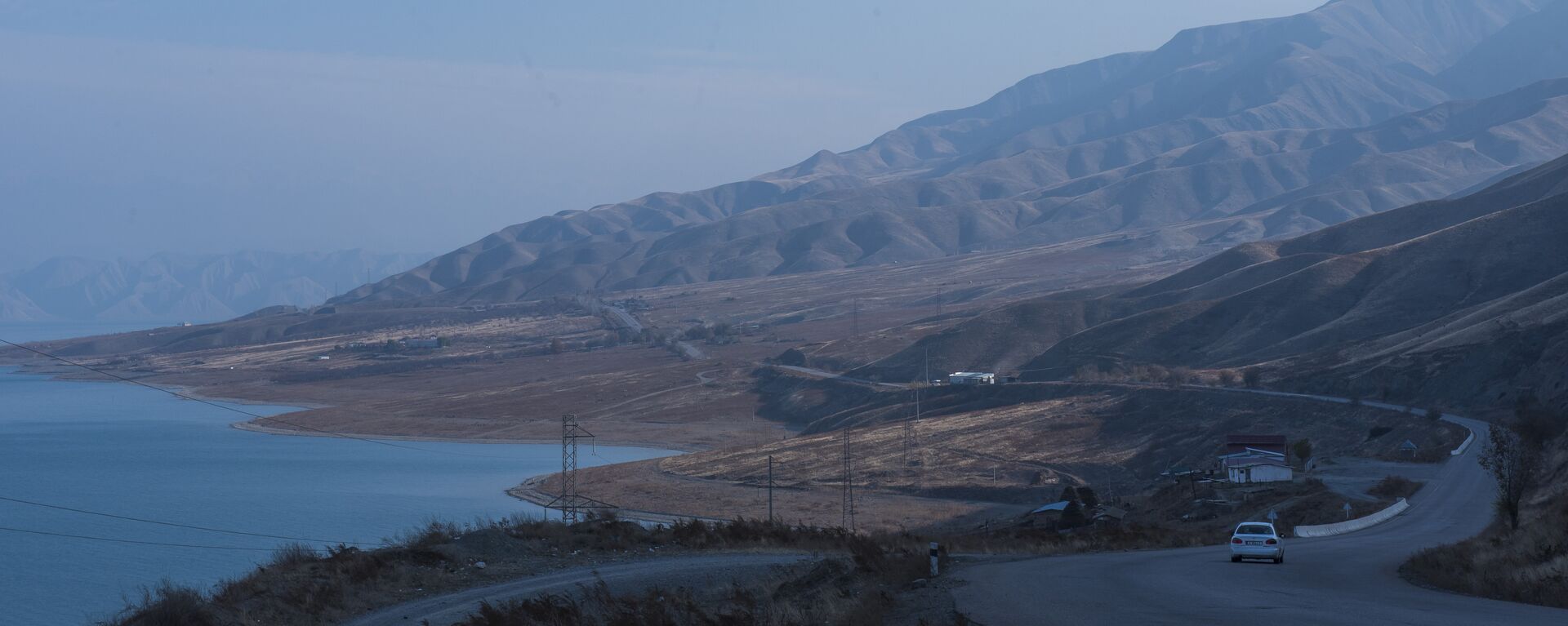 Токтогульское водохранилище на реке Нарын в Джалал-Абадской области - Sputnik Кыргызстан, 1920, 27.03.2021