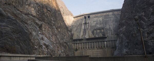 Токтогульское водохранилище на реке Нарын в Джалал-Абадской области - Sputnik Кыргызстан