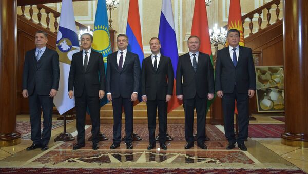 Премьер-министр РФ Д. Медведев принял участие в заседании Евразийского межправительственного совета - Sputnik Кыргызстан