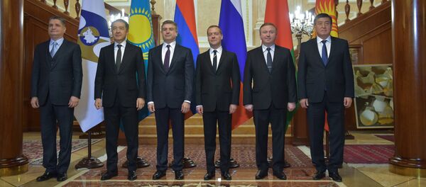 Премьер-министр РФ Д. Медведев принял участие в заседании Евразийского межправительственного совета - Sputnik Кыргызстан