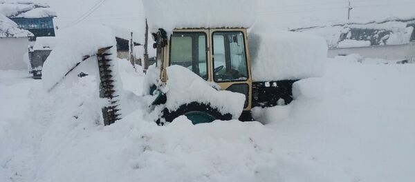 Сильный снегопад в долине Алай-Куу в Ошской области - Sputnik Кыргызстан