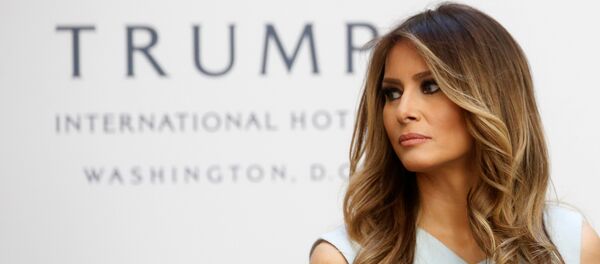 АКШнын биринчи айымы Меланья Трамптын архивдик сүрөтү АКШнын биринчи айымы Меланья Трамптын архивдик сүрөтү - Sputnik Кыргызстан
