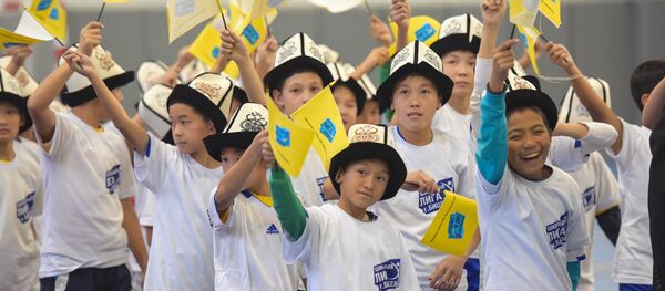 Мектеп лигасы деп аталган спорттук программанын ачылыш аземи - Sputnik Кыргызстан